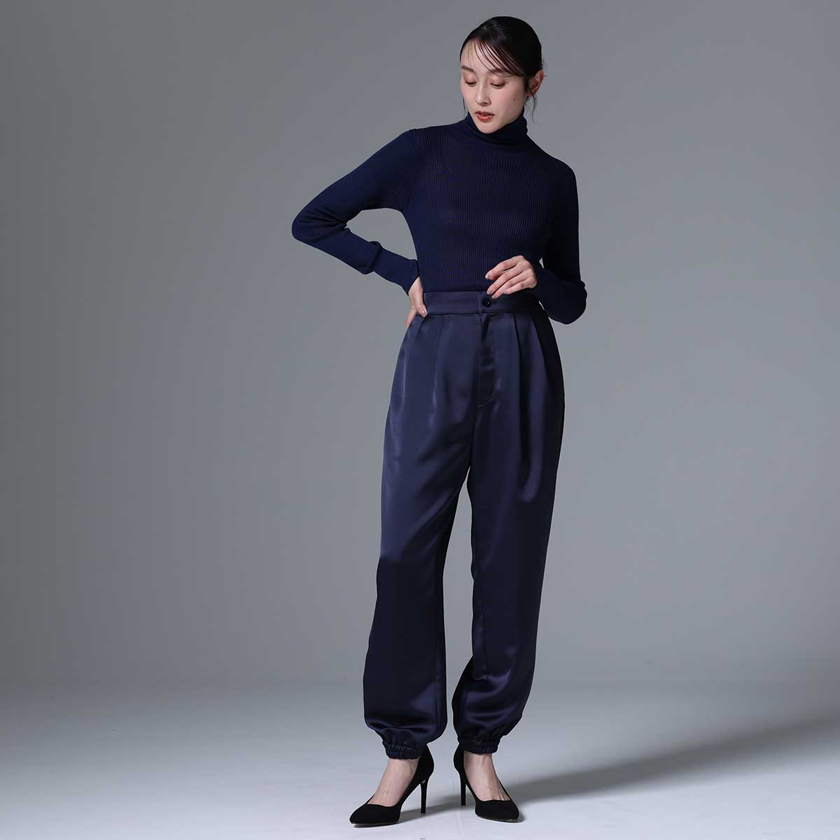 9月下旬~10月上旬お届け予定 F-PT-03「Vintage stretch satin」 Jogger pants