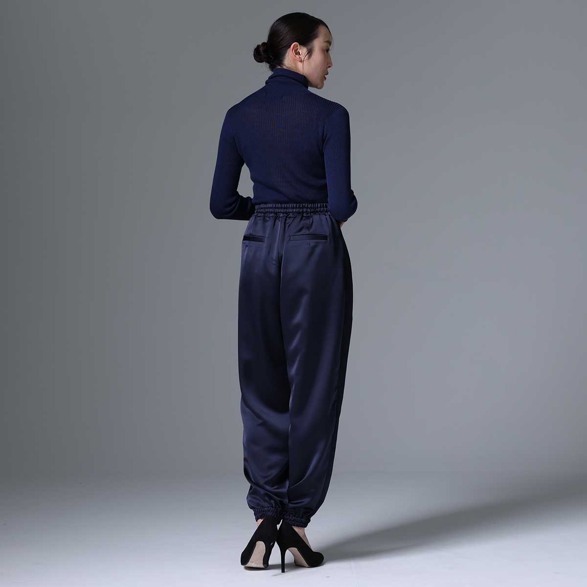 9月下旬~10月上旬お届け予定 F-PT-03「Vintage stretch satin」 Jogger pants