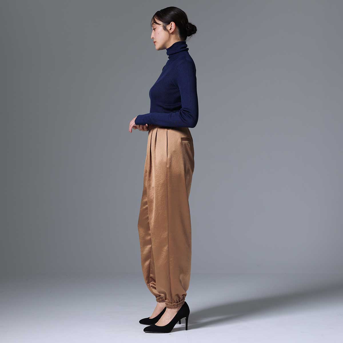 9月下旬~10月上旬お届け予定 F-PT-03「Vintage stretch satin」 Jogger pants
