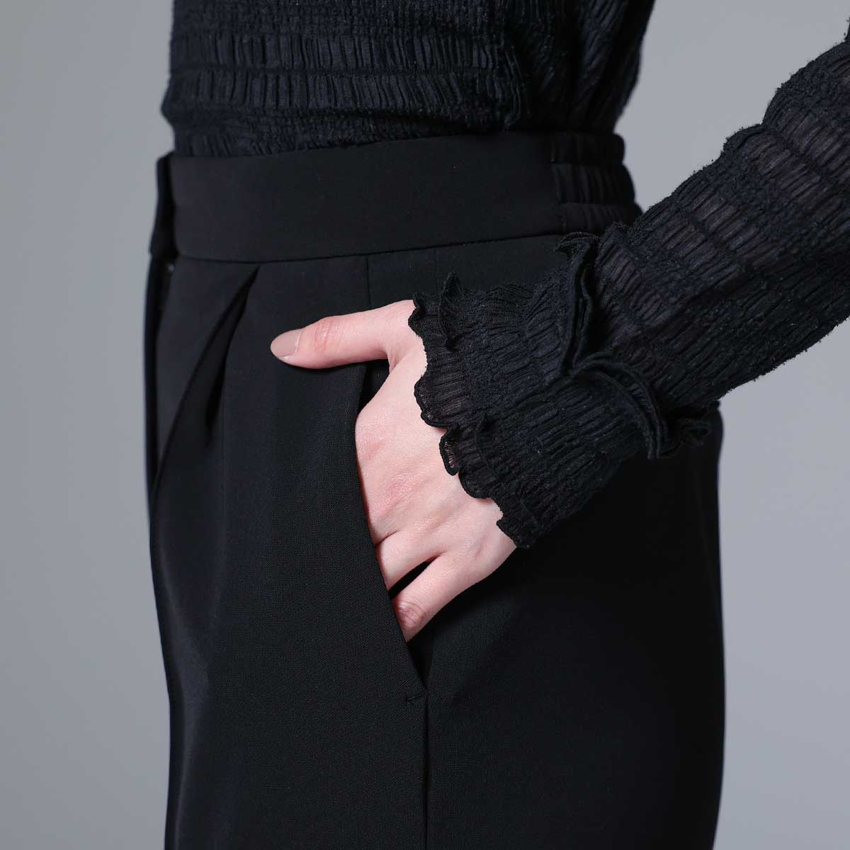 9月下旬~10月上旬お届け予定 F-PT-04「Technical double cloth」 Tapered pants