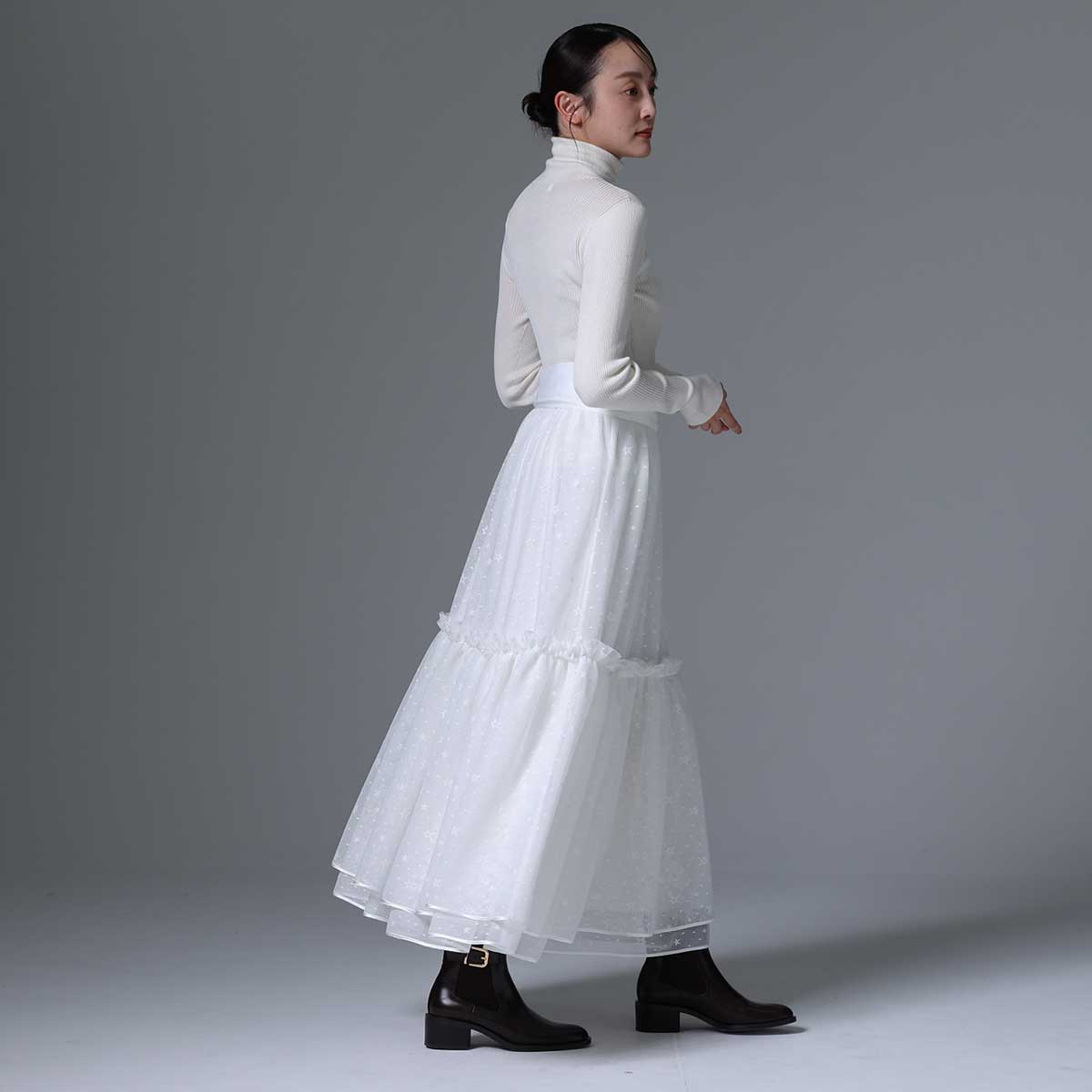 C-BL-83 Robin flower blouse WHITE