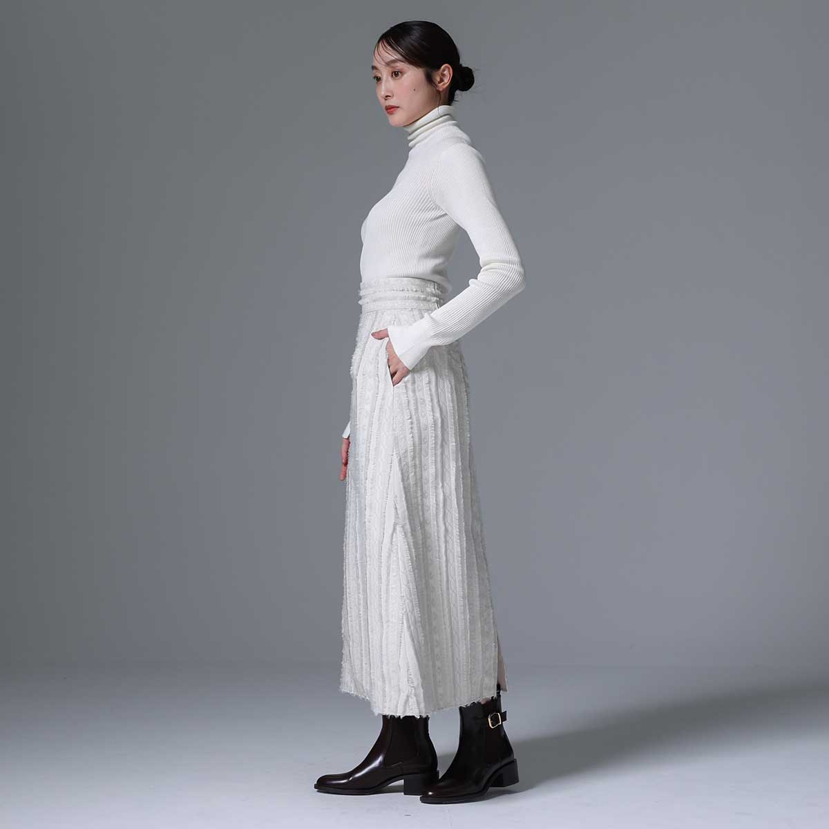 C-BL-83 Robin flower blouse WHITE