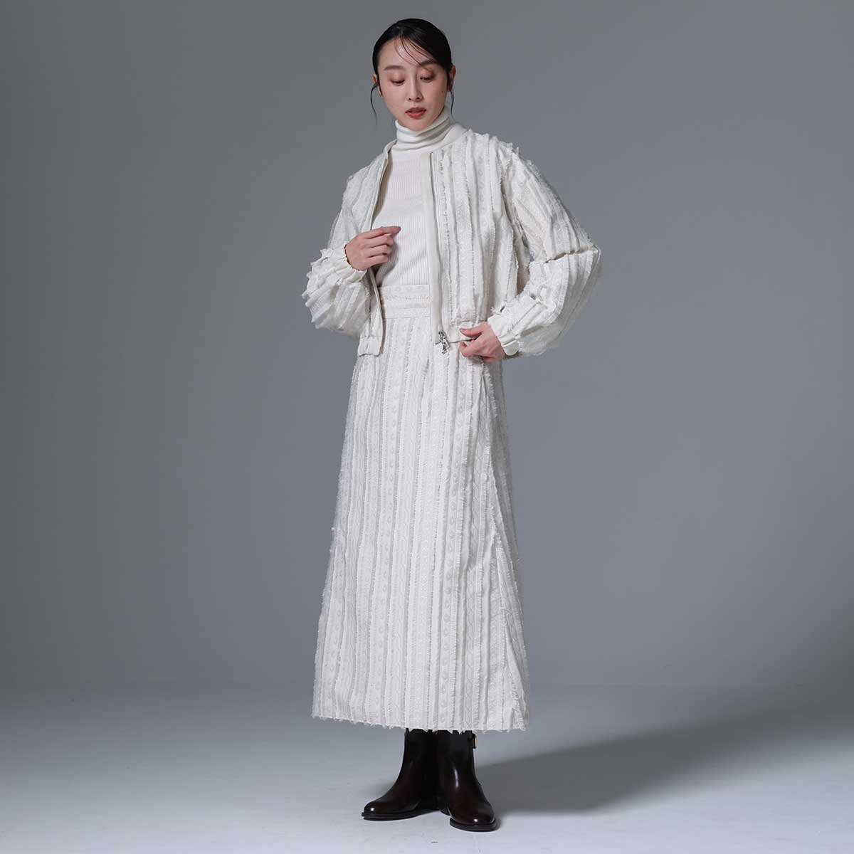C-BL-83 Robin flower blouse WHITE