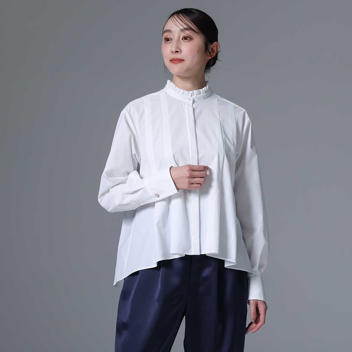 C-BL-83 Robin flower blouse WHITE