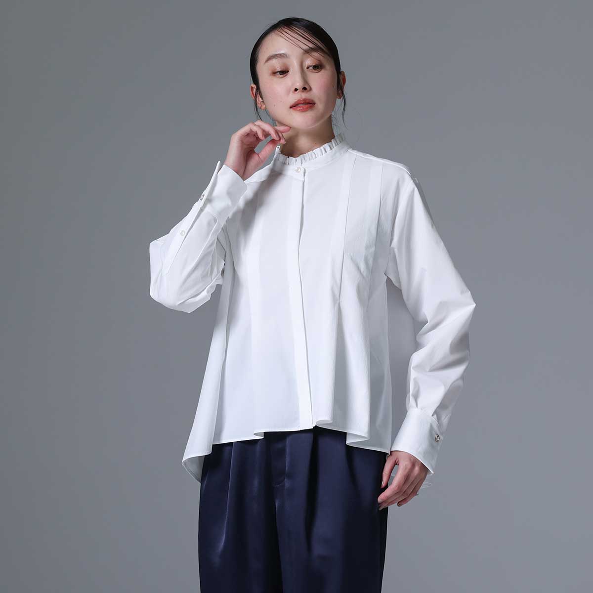 C-BL-83 Robin flower blouse WHITE
