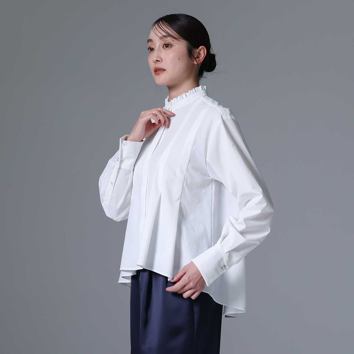 C-BL-83 Robin flower blouse WHITE