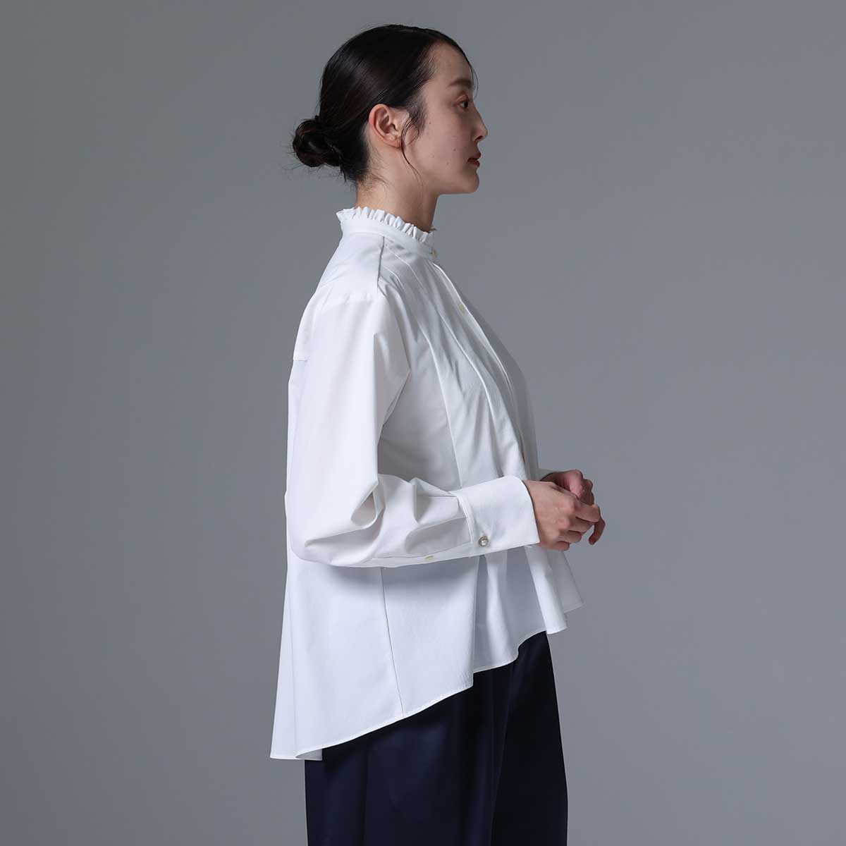 C-BL-83 Robin flower blouse WHITE
