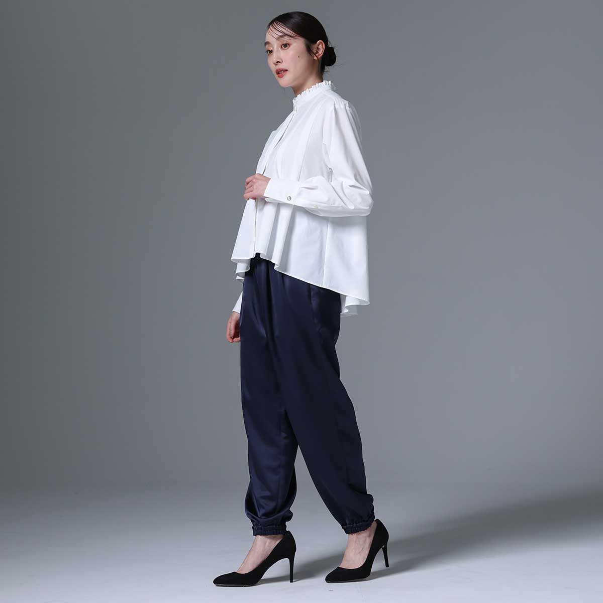 C-BL-83 Robin flower blouse WHITE