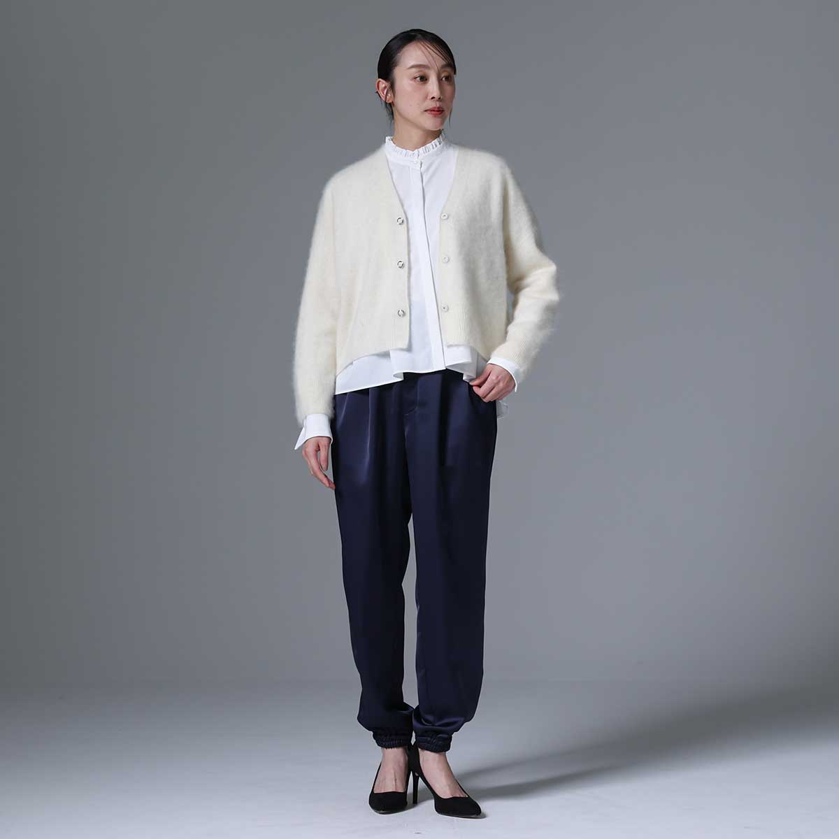 C-BL-83 Robin flower blouse WHITE