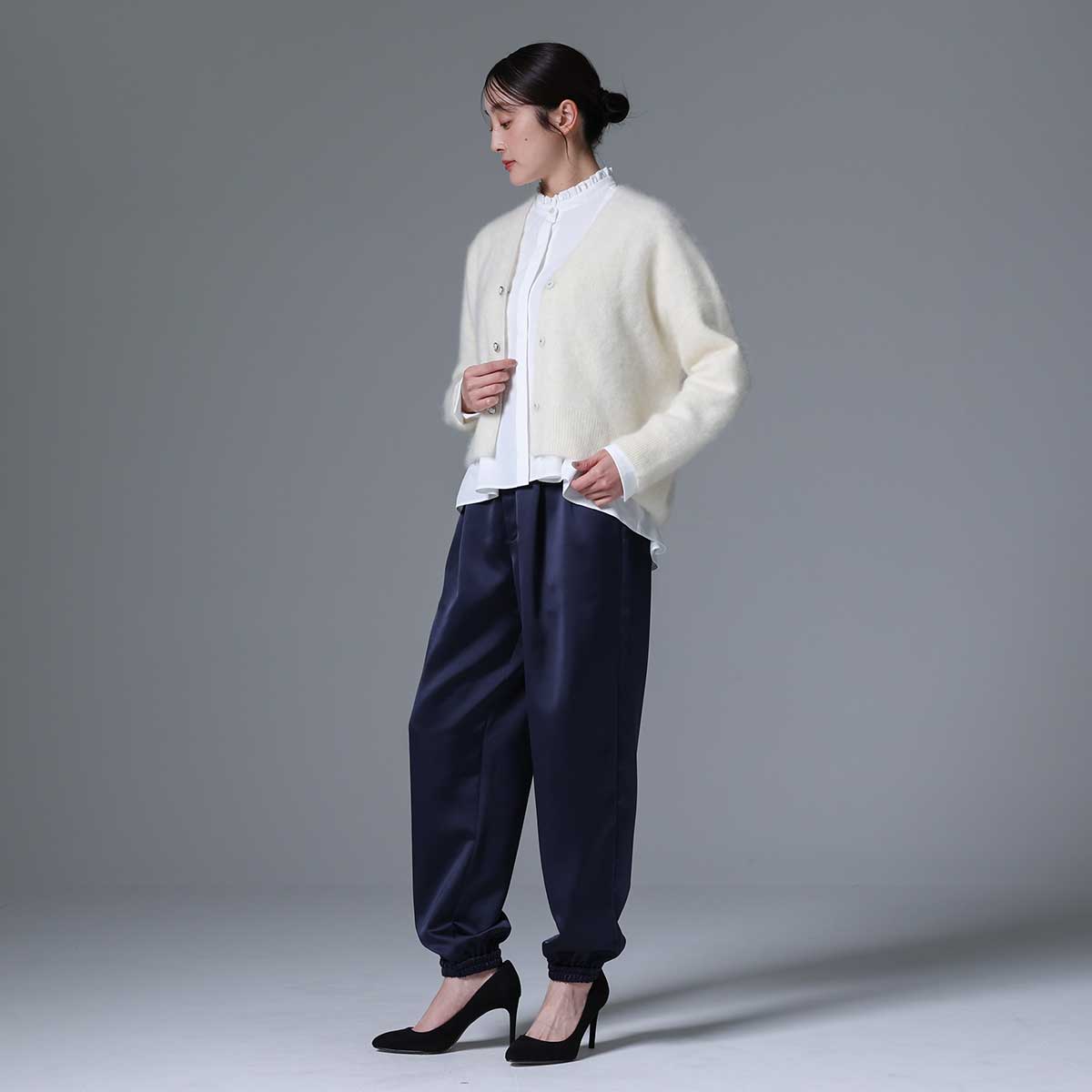 C-BL-83 Robin flower blouse WHITE