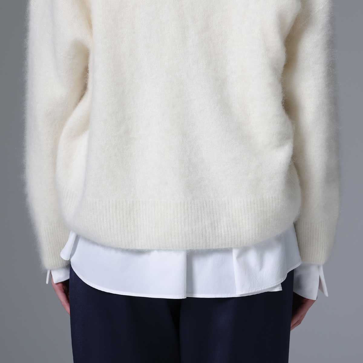 C-BL-83 Robin flower blouse WHITE
