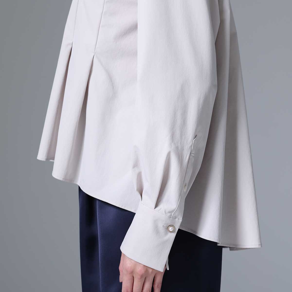 C-BL-83 Robin flower blouse WHITE