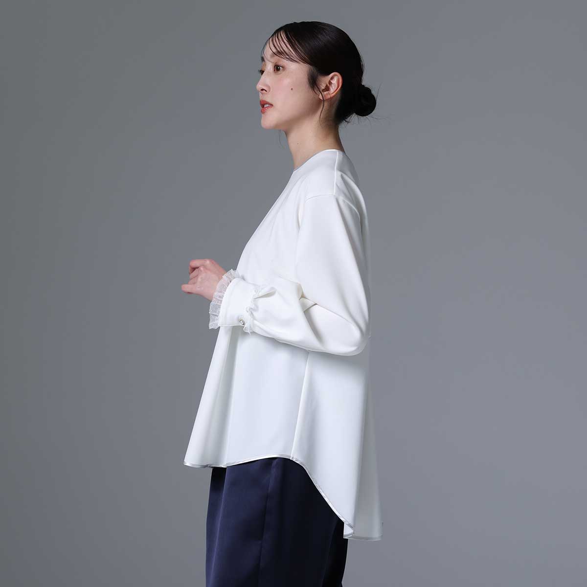 C-BL-83 知更鸟花衬衫 白色
