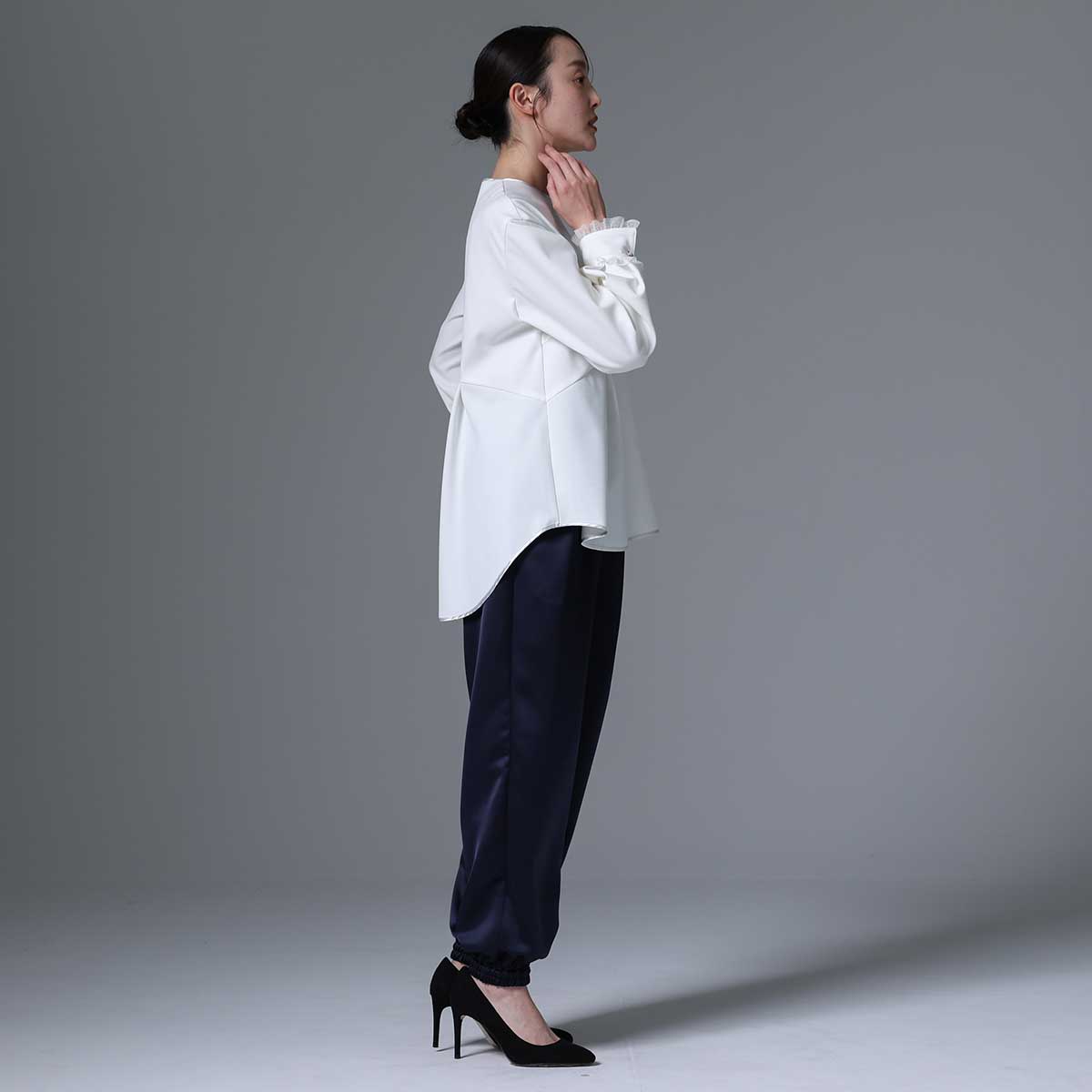 C-BL-83 知更鸟花衬衫 白色