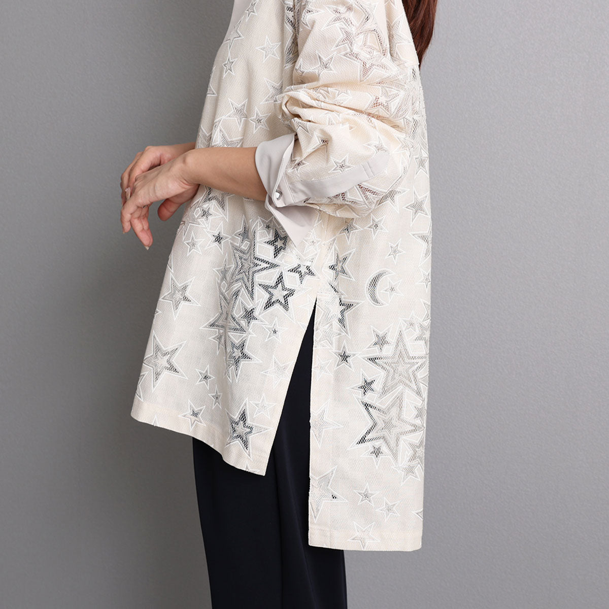 C-BL-83 Robin flower blouse WHITE