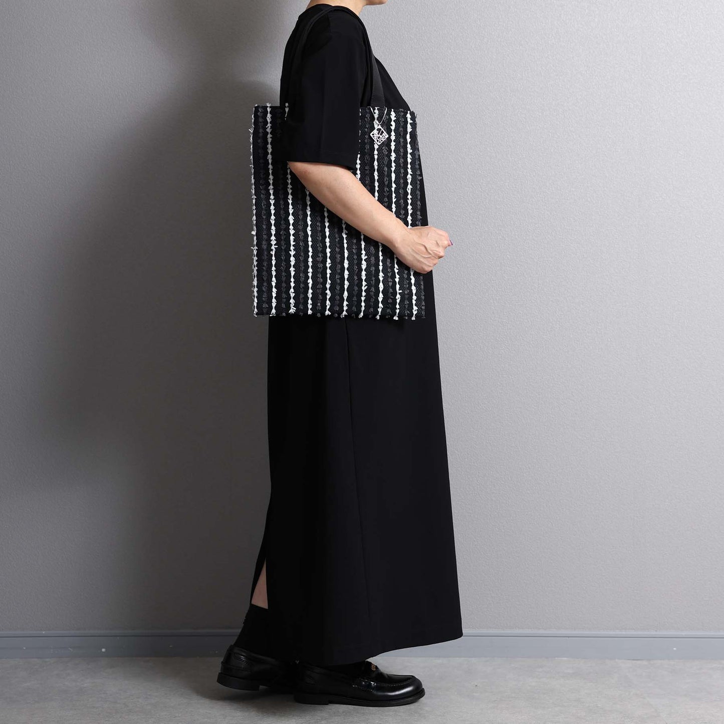C-BG-101 Expected delivery mid to late June 『The Secret Garden』 Big tote BLACK