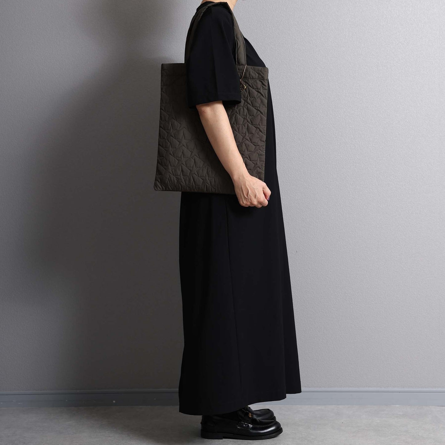 C-BG-11「Stella quilt（裏地なしキルティング）」Tote Bag NAVY&KHAKI
