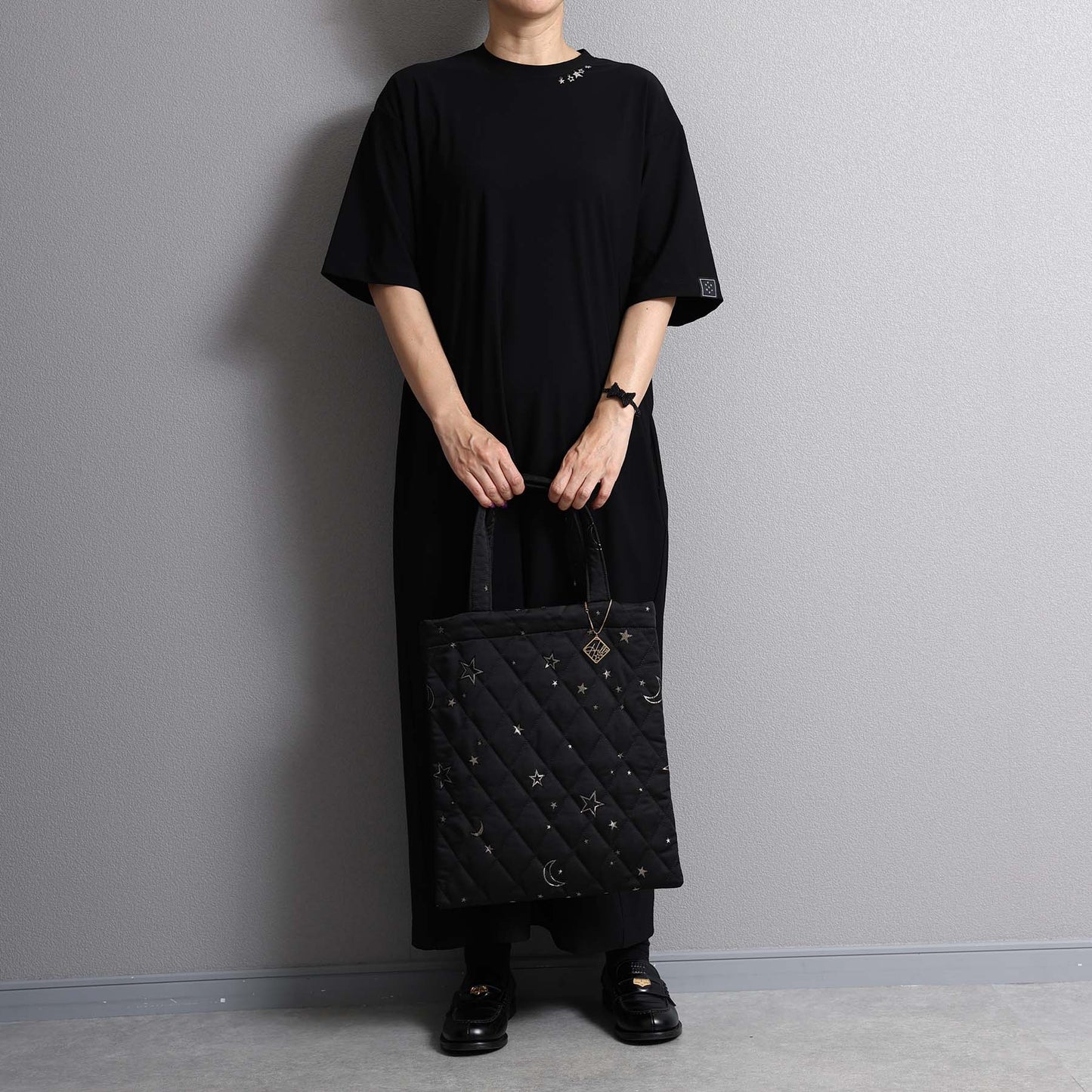 C-BG-101 Expected delivery mid to late June 『The Secret Garden』 Big tote BLACK