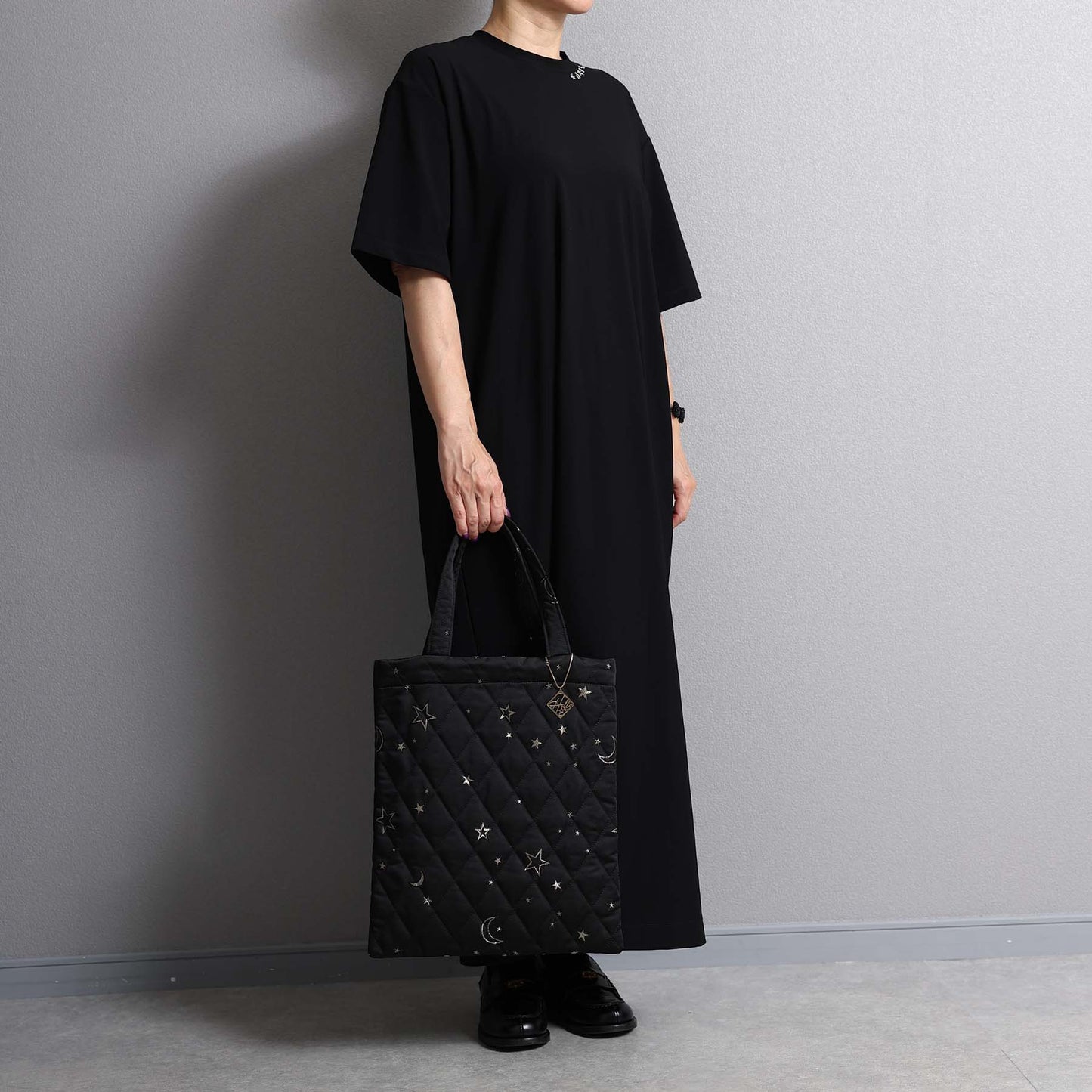 C-BG-101 Expected delivery mid to late June 『The Secret Garden』 Big tote BLACK