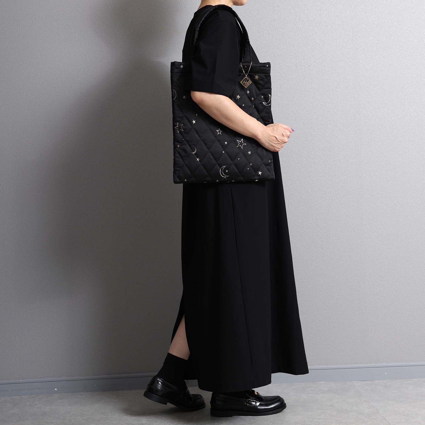 C-BG-101 Expected delivery mid to late June 『The Secret Garden』 Big tote BLACK