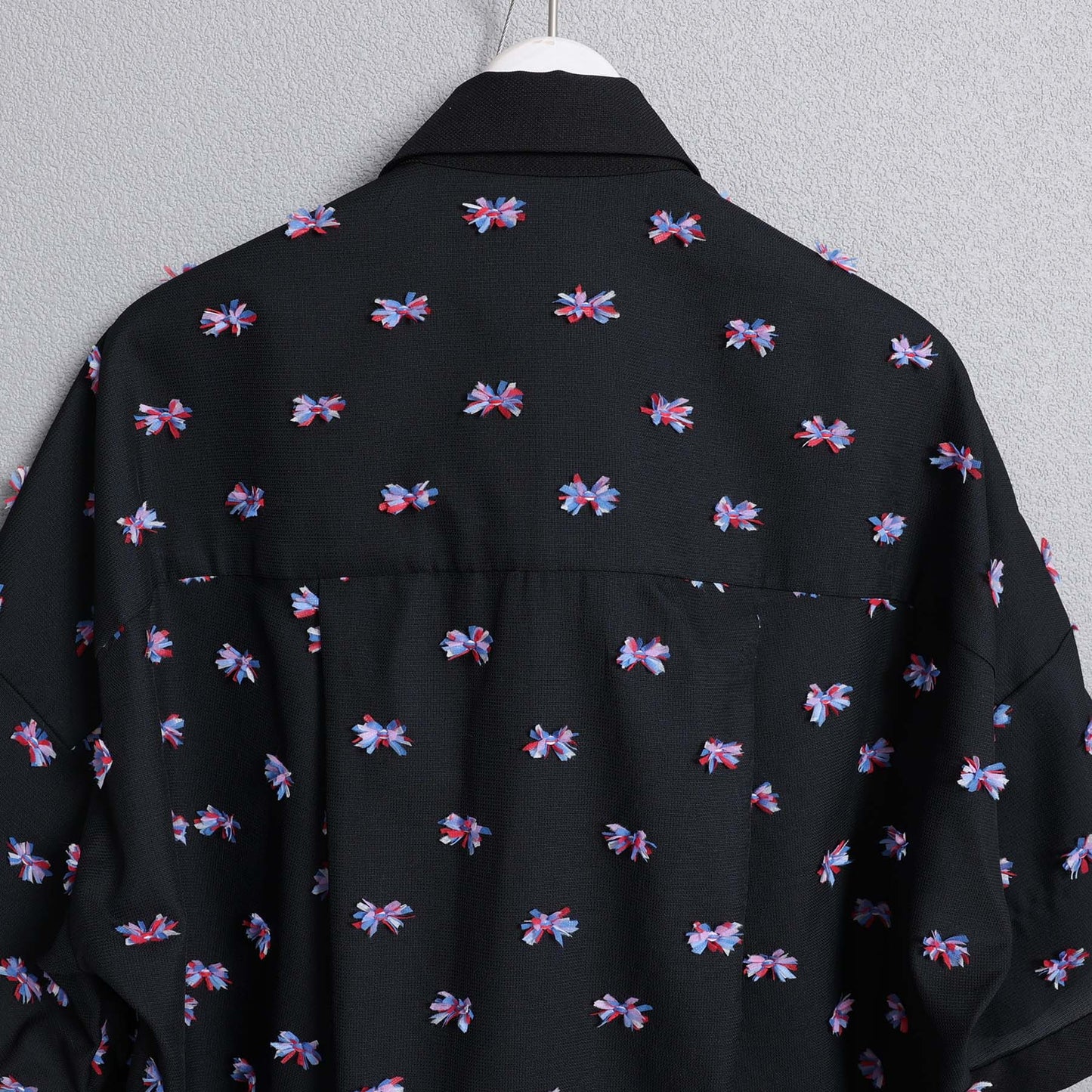 C-BL-83 Robin flower blouse WHITE