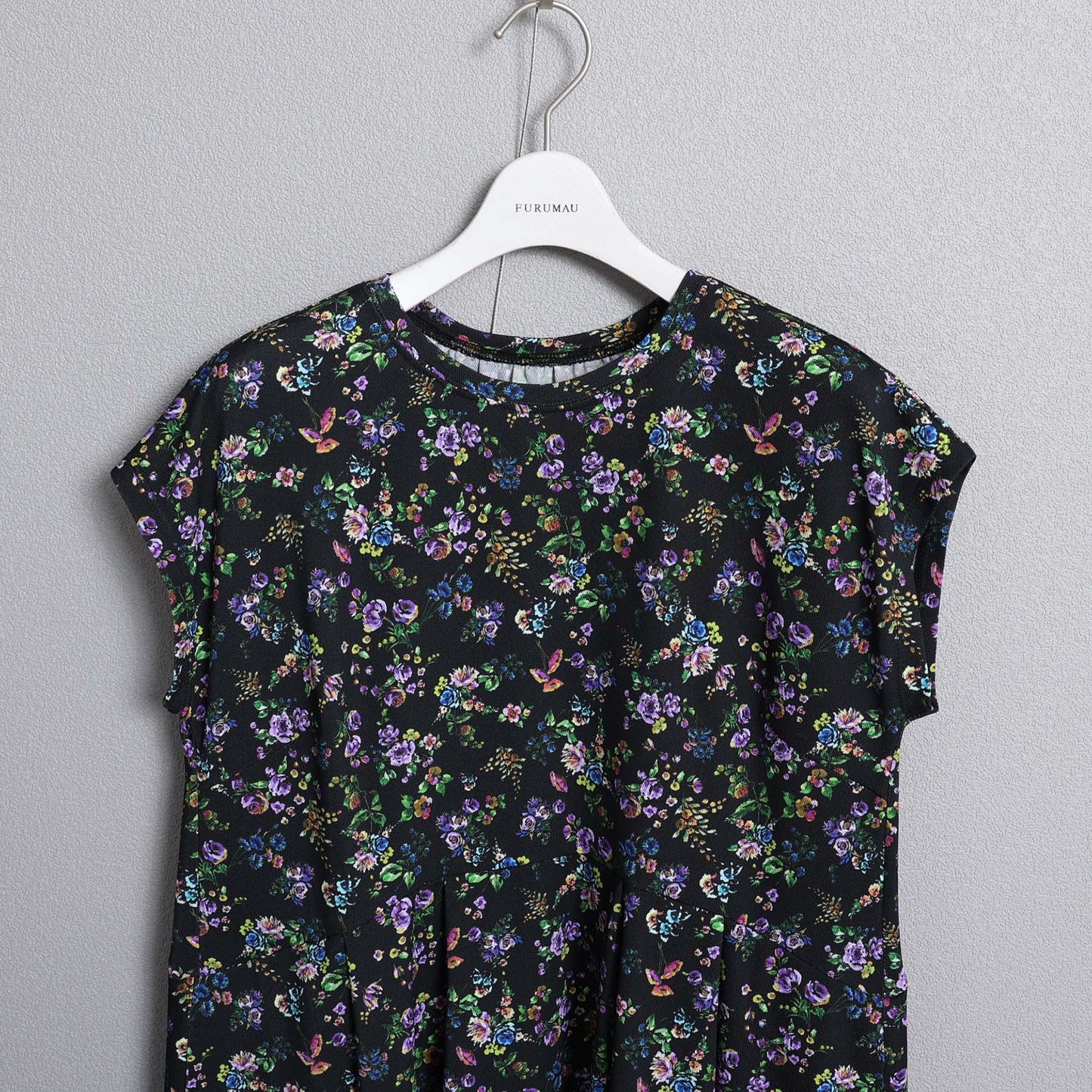 C-BL-83 Robin flower blouse WHITE