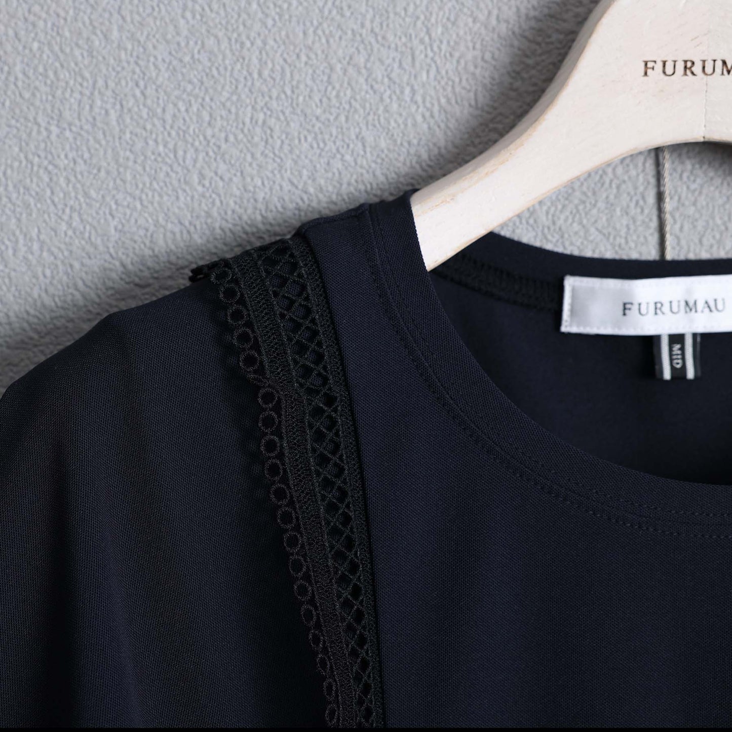 C-BL-83 Robin flower blouse WHITE