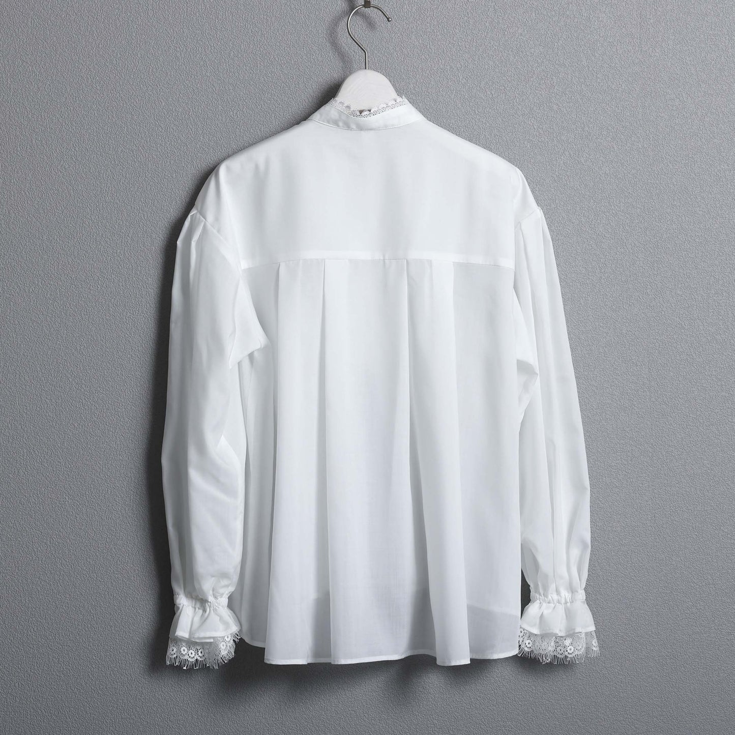 C-BL-83 Robin flower blouse WHITE