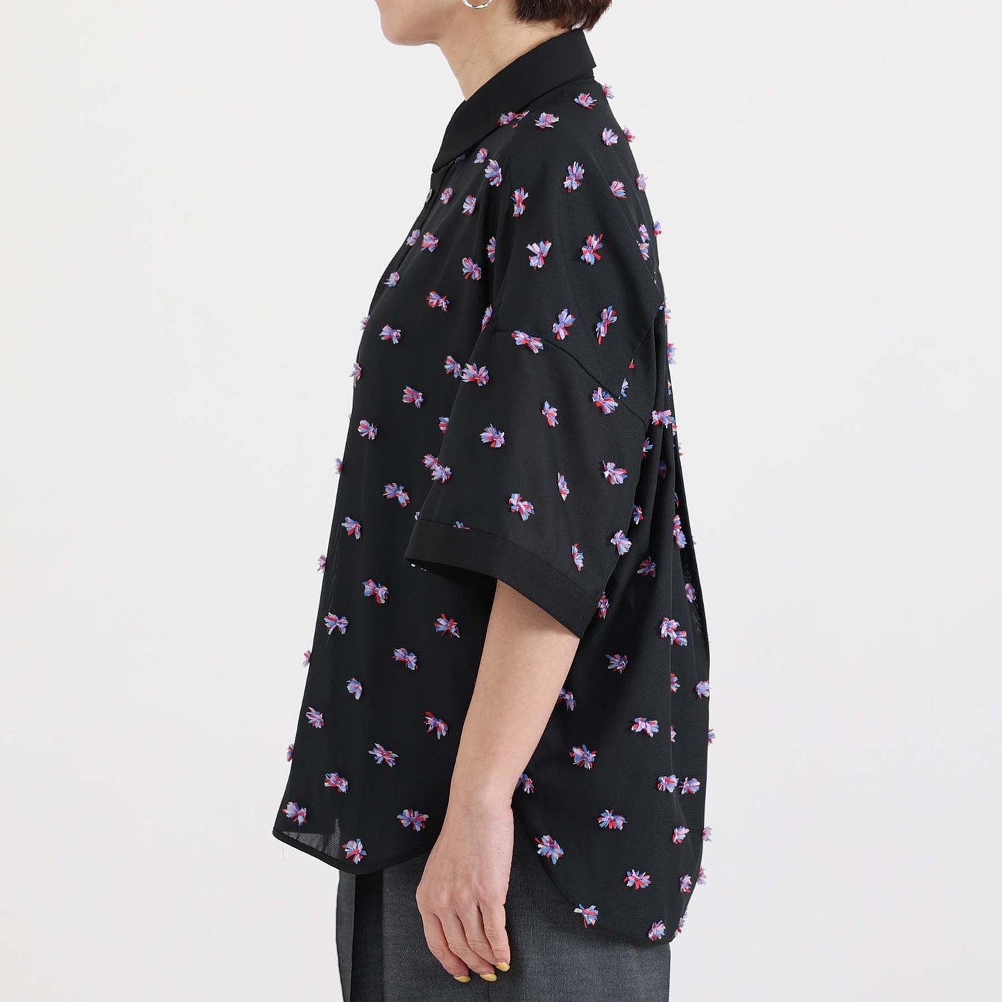 C-BL-83 Robin flower blouse WHITE