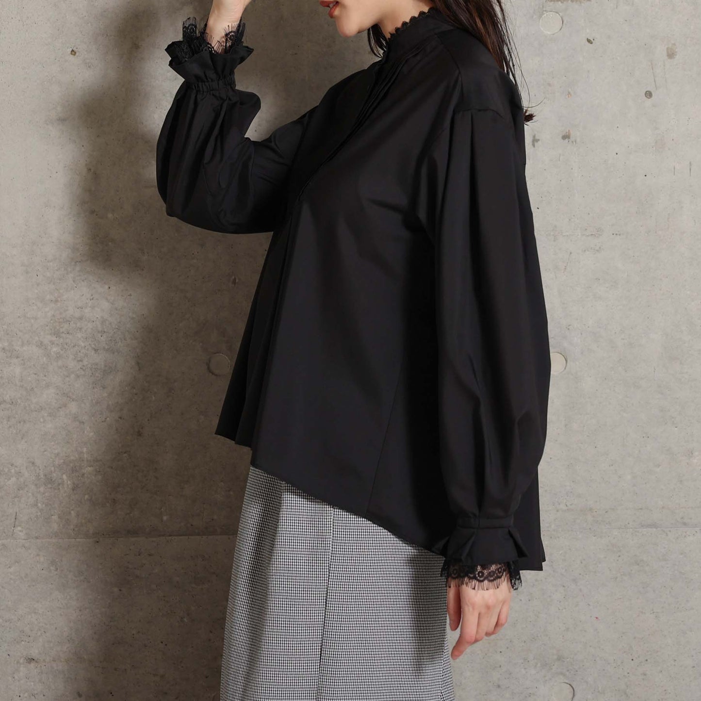 C-BL-83 Robin flower blouse WHITE