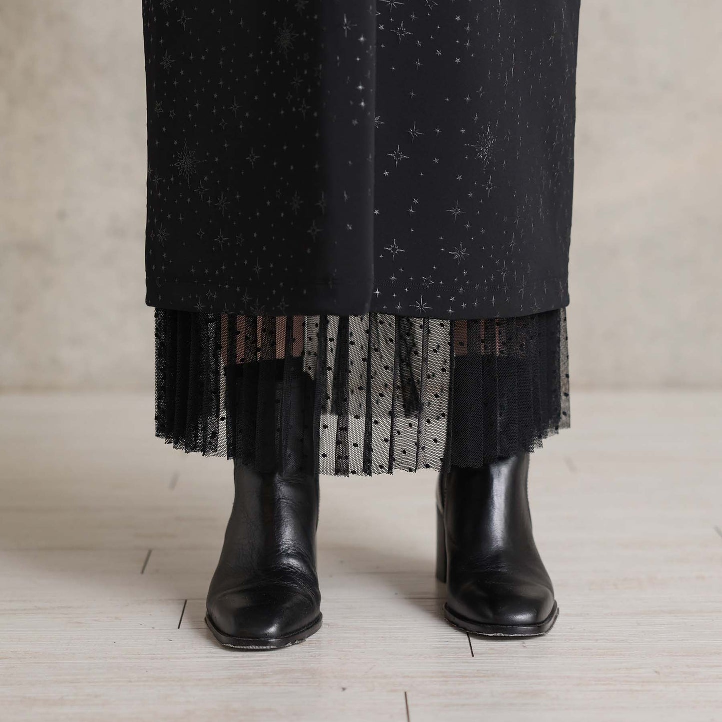 2026AW【9月下旬お届け予定】 F-SK-16「Technical knit&dot tulle」Layered Pleated Skirt【全2色】
