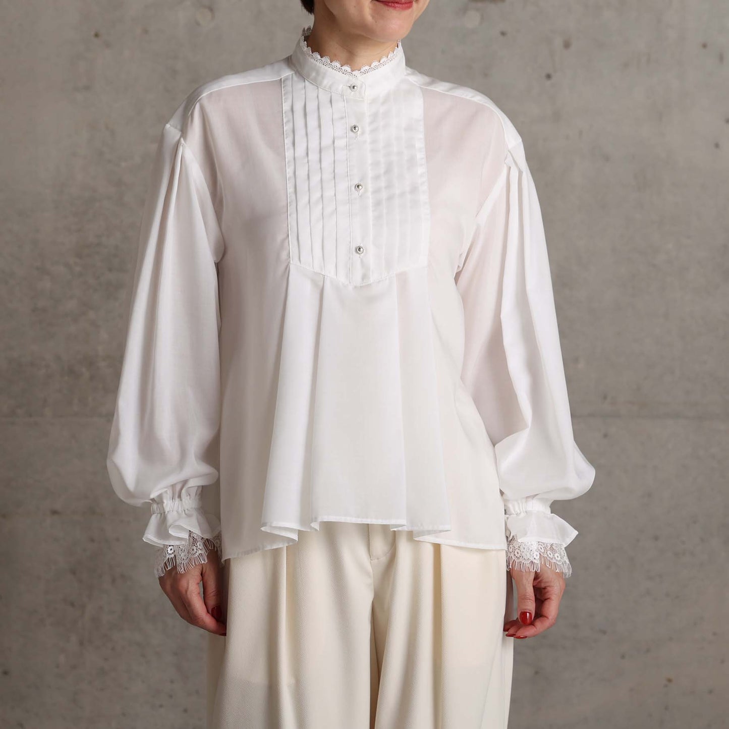 C-BL-83 Robin flower blouse WHITE