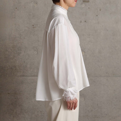 C-BL-83 Robin flower blouse WHITE