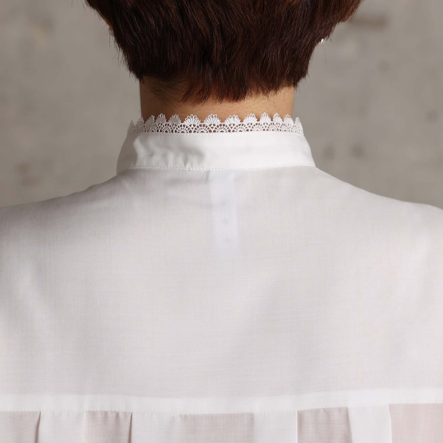 C-BL-83 Robin flower blouse WHITE