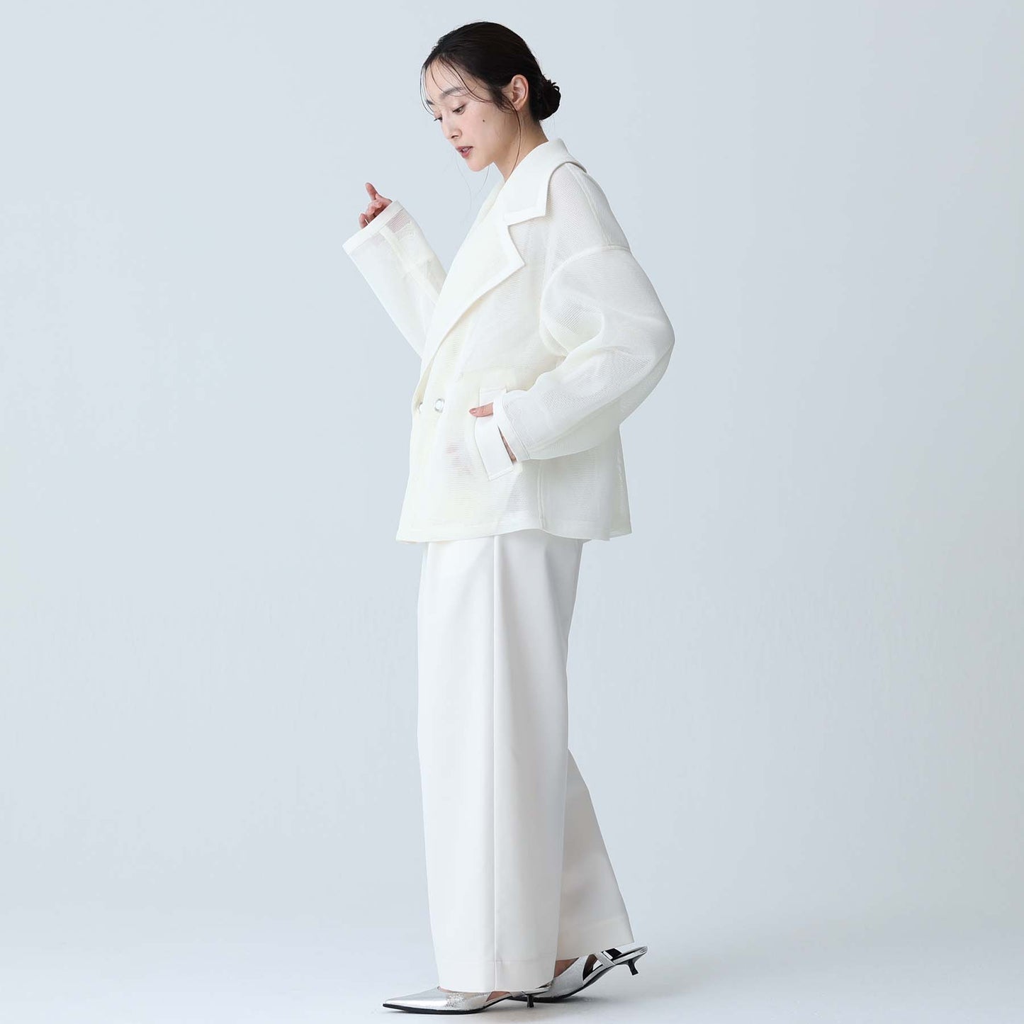 C-BL-83 知更鸟花衬衫 白色