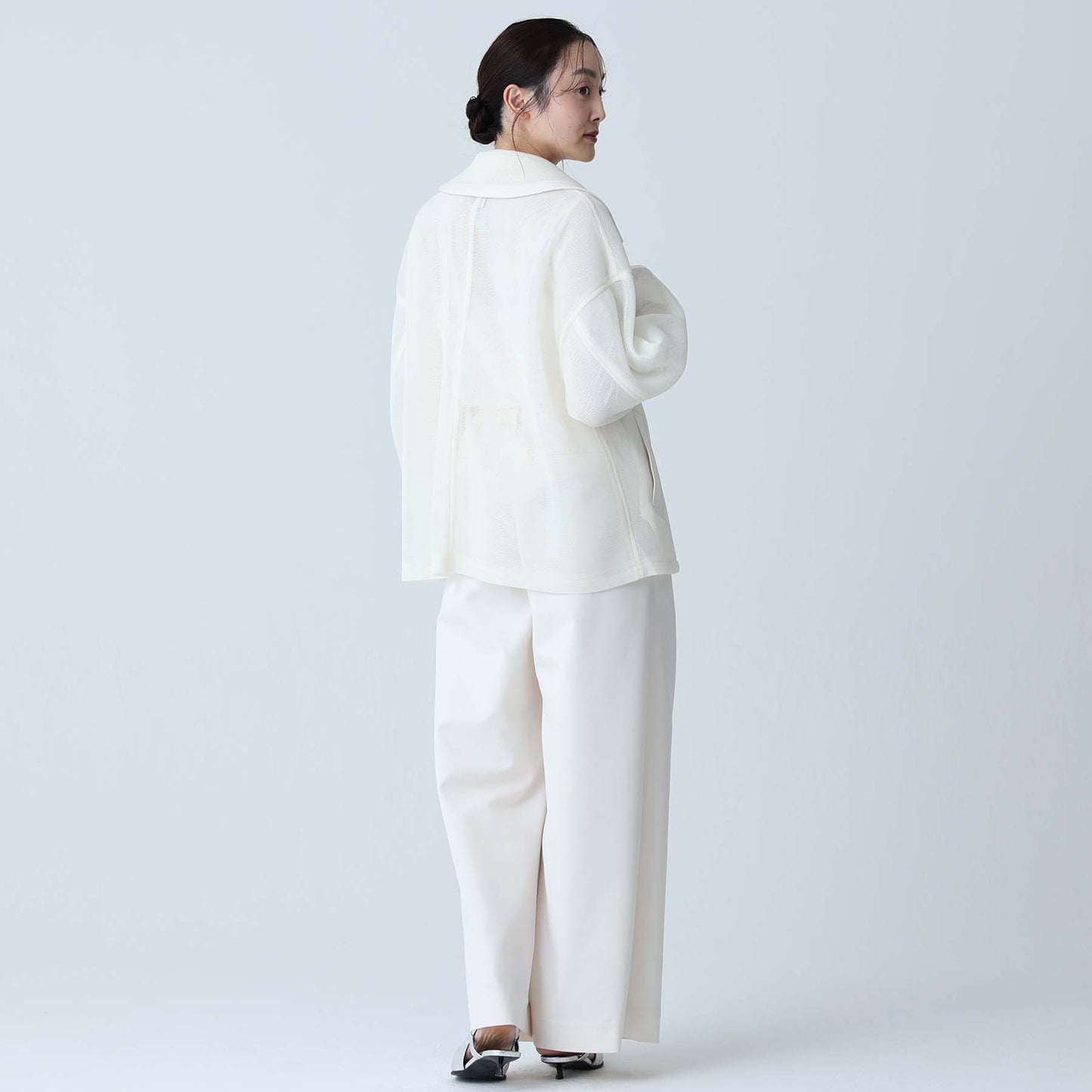 C-BL-83 知更鸟花衬衫 白色