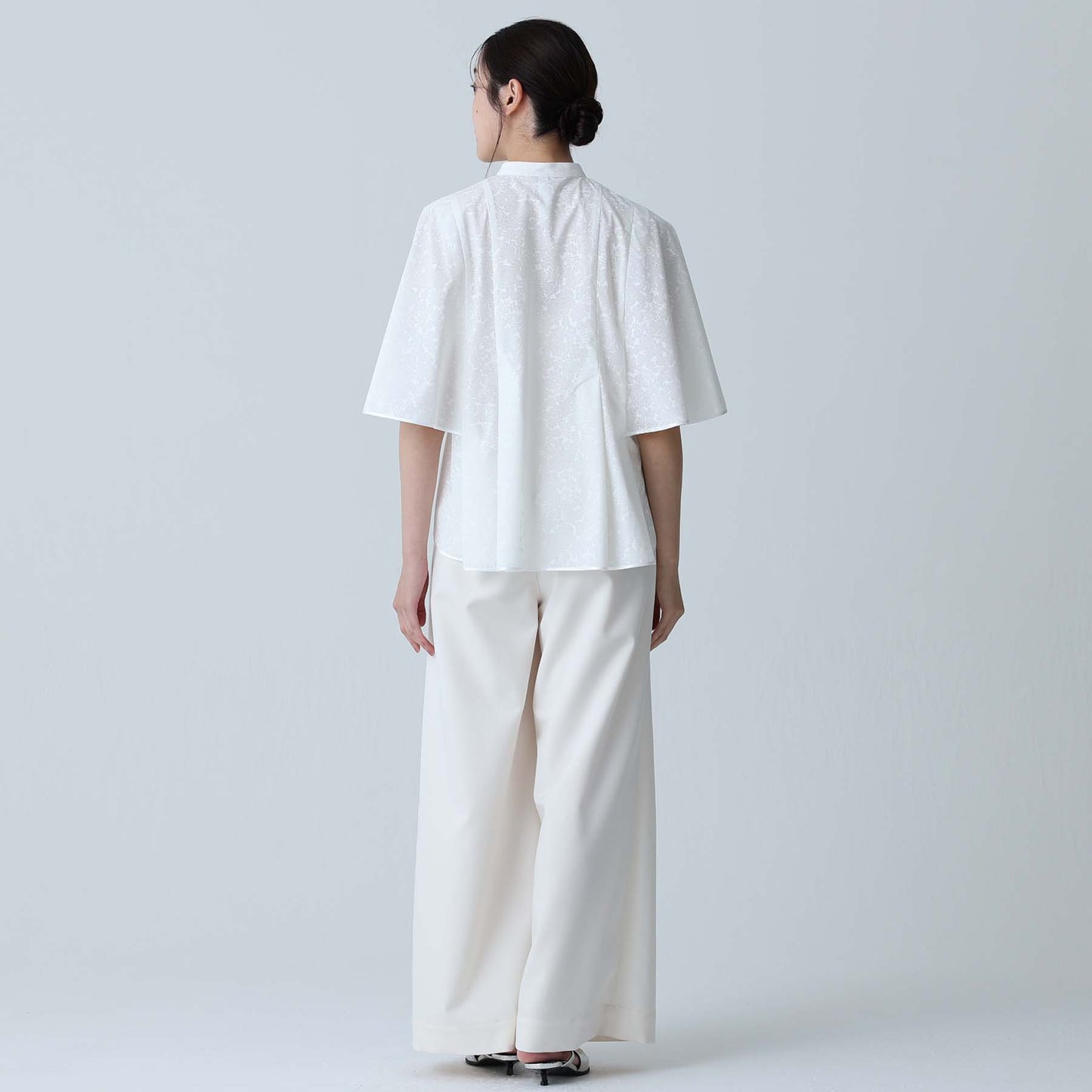 C-BL-83 Robin flower blouse WHITE