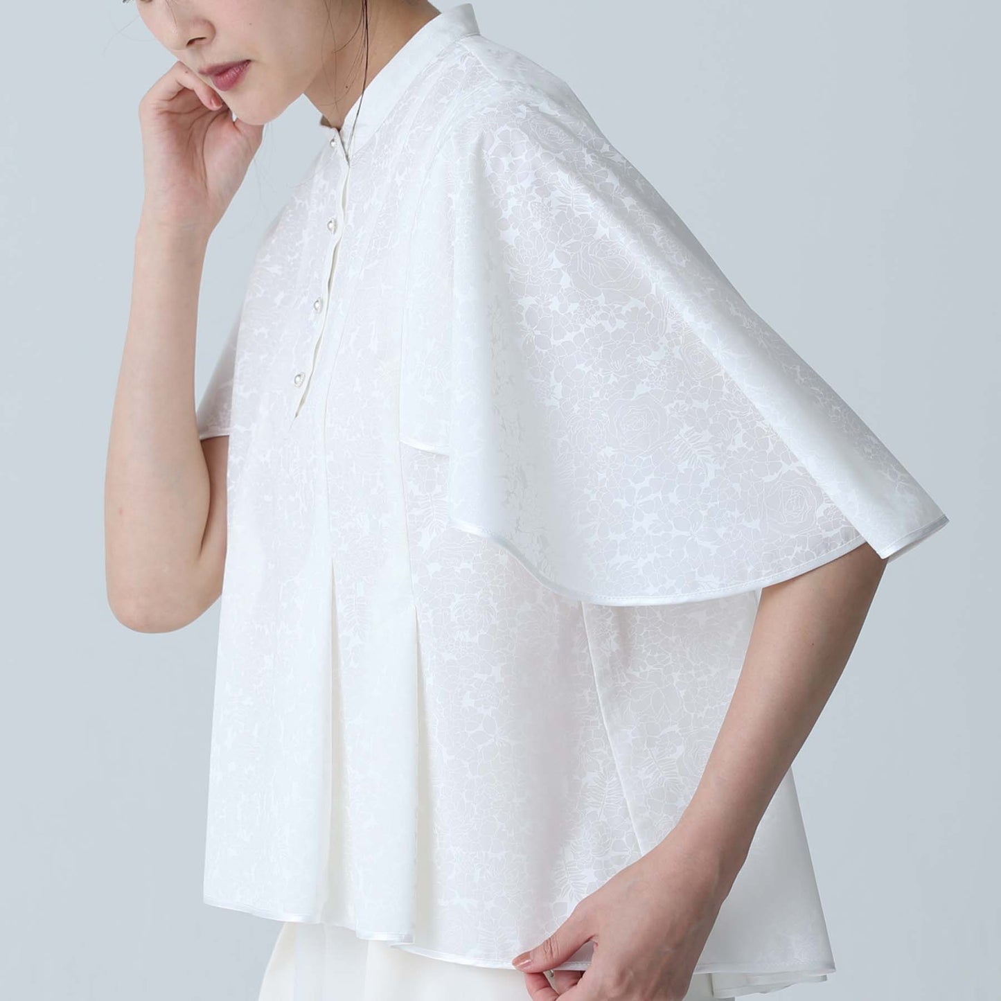 C-BL-83 Robin flower blouse WHITE