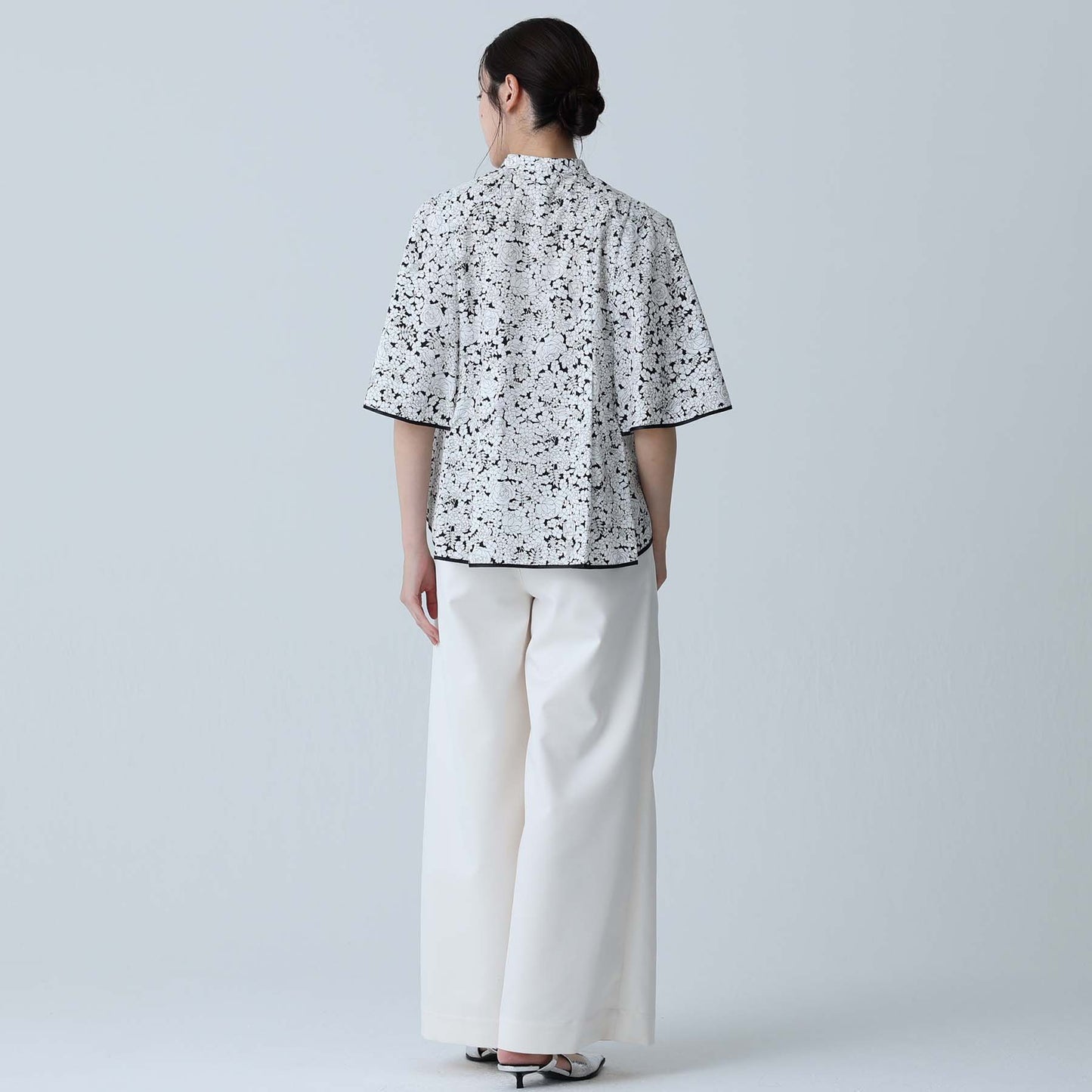 C-BL-83 Robin flower blouse WHITE