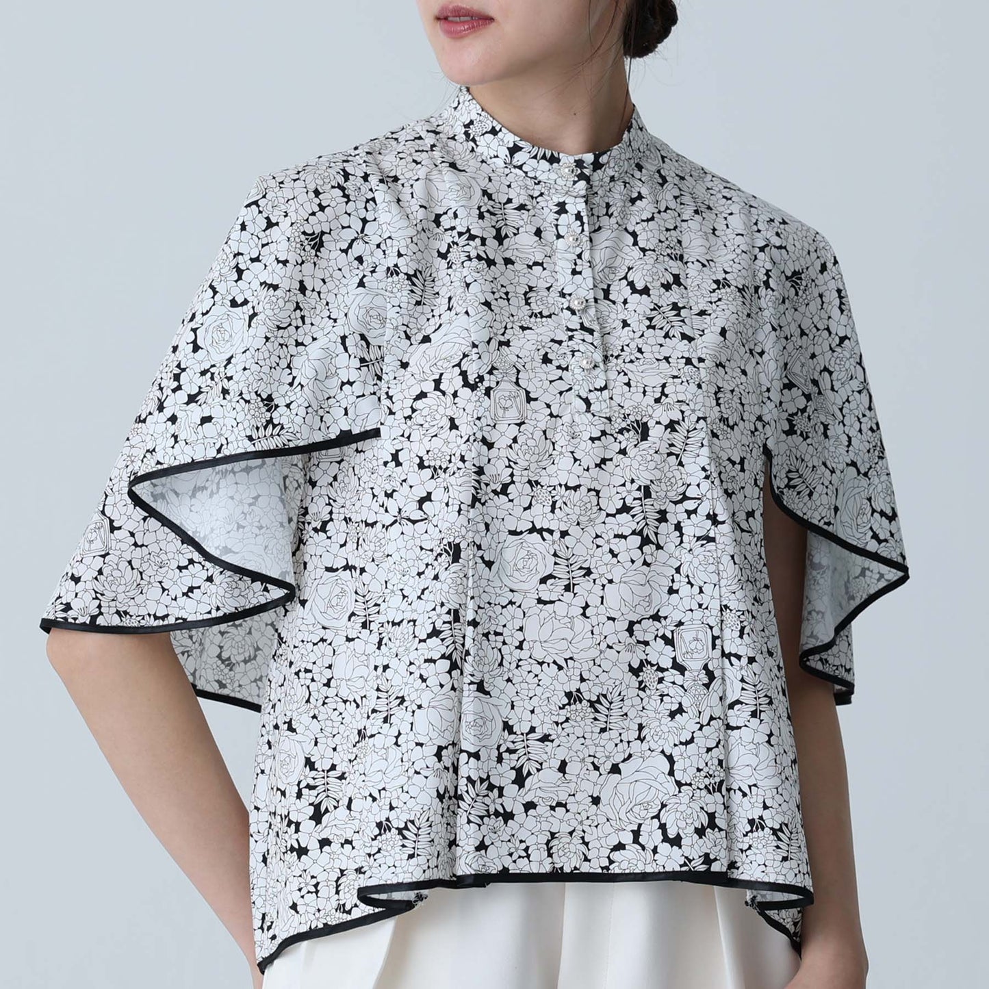 C-BL-83 Robin flower blouse WHITE