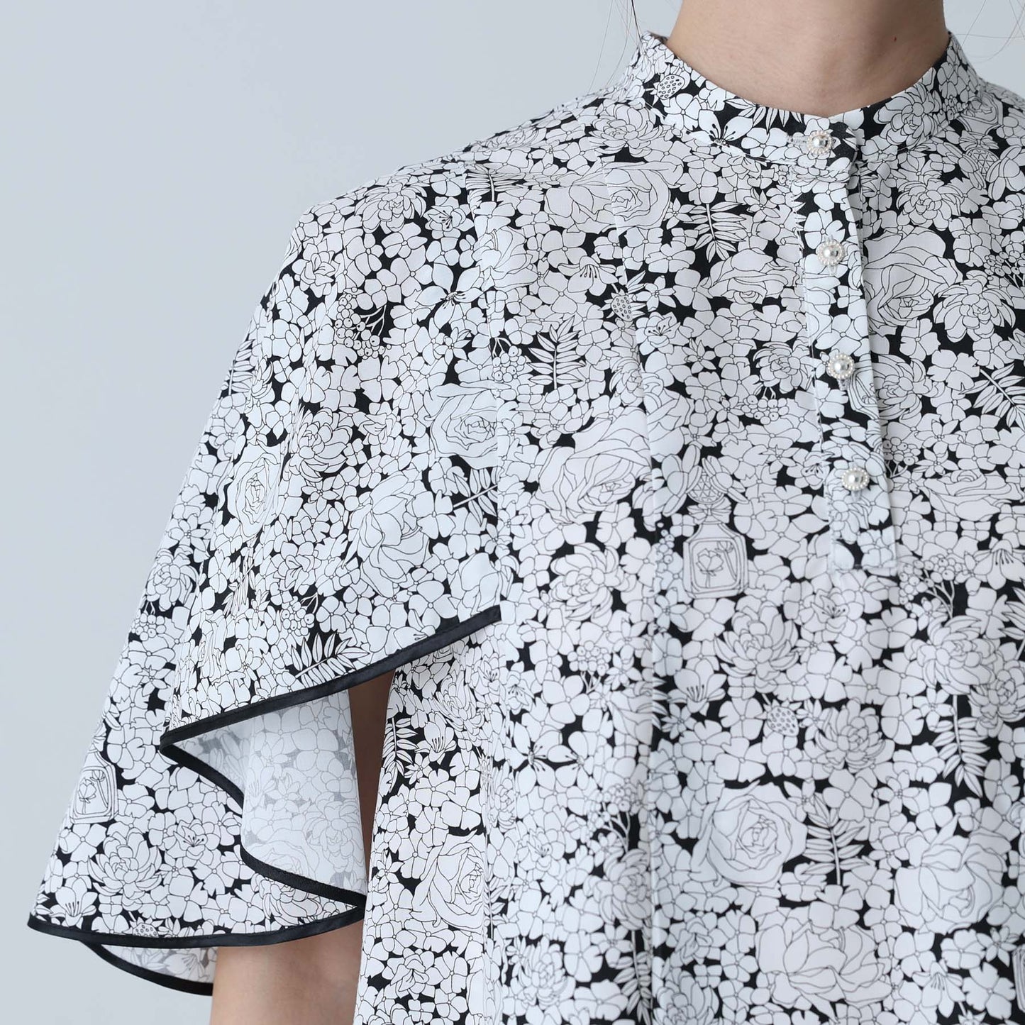 C-BL-83 Robin flower blouse WHITE