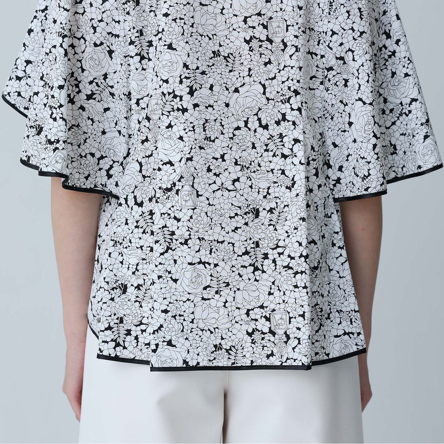 C-BL-83 Robin flower blouse WHITE