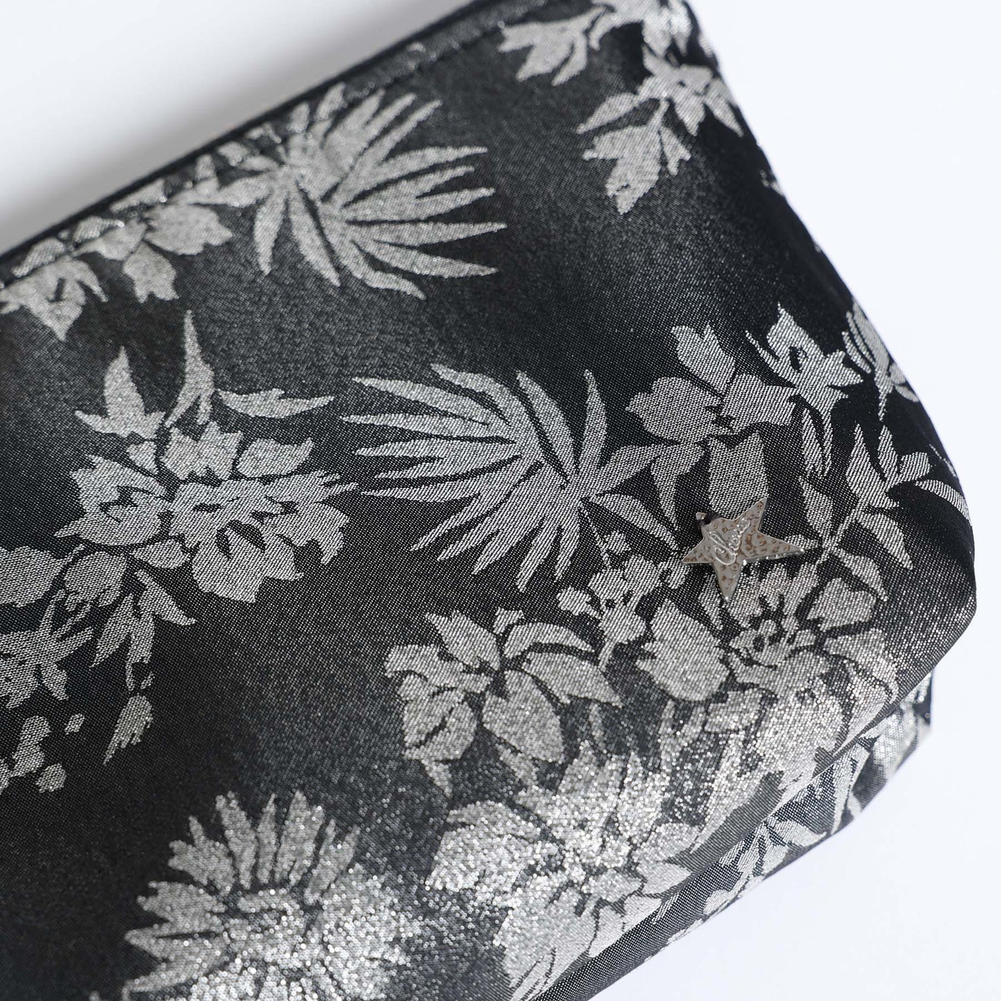 C-BG-101 Expected delivery mid to late June 『The Secret Garden』 Big tote BLACK