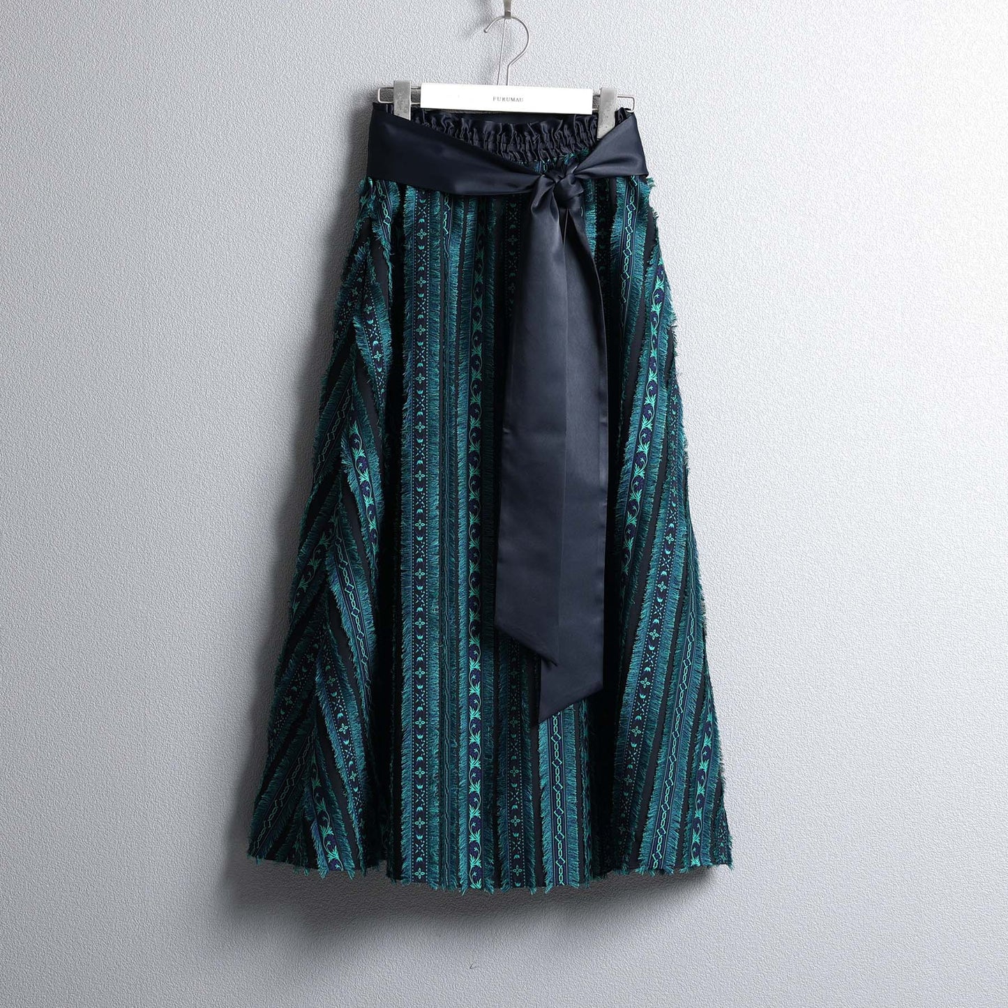 C-BL-83 知更鸟花衬衫 白色