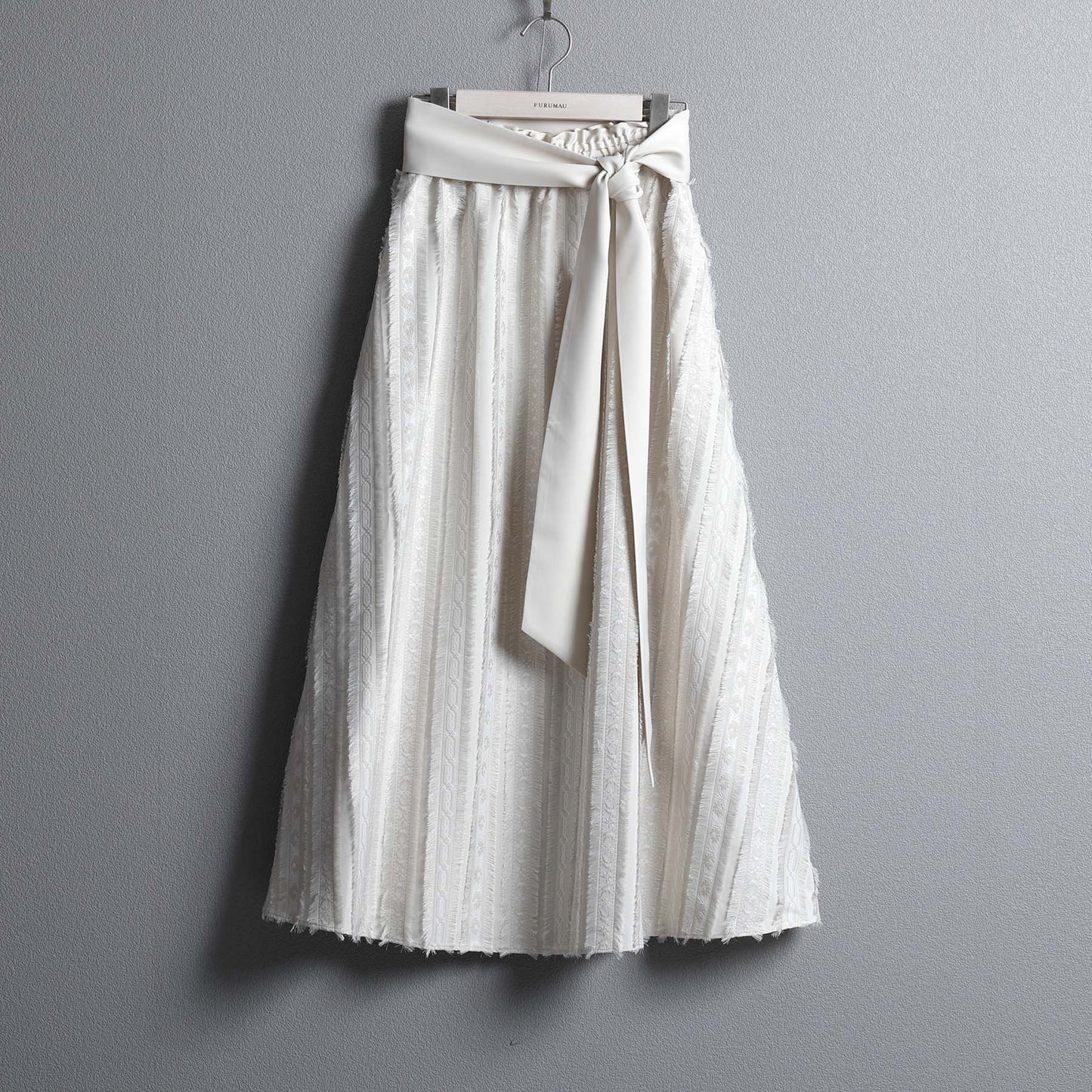 C-BL-83 知更鸟花衬衫 白色