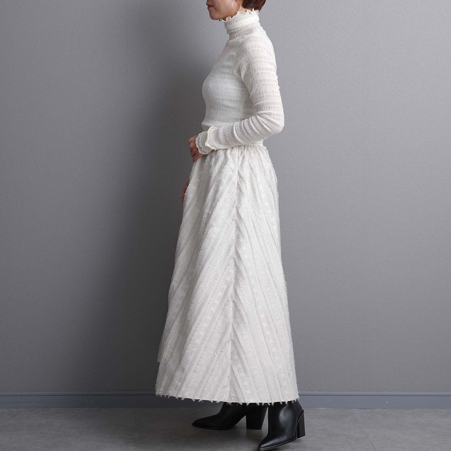 C-BL-83 知更鸟花衬衫 白色