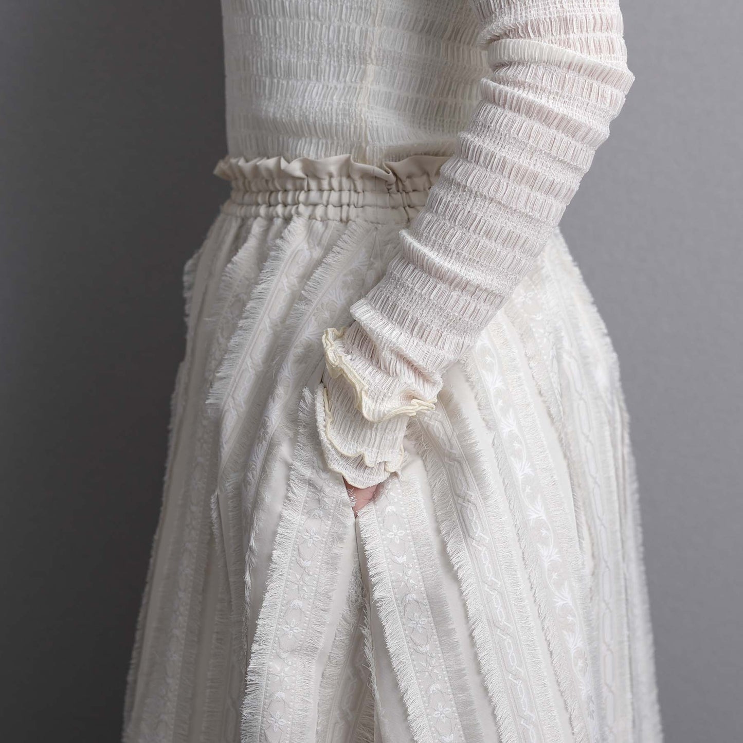 C-BL-83 知更鸟花衬衫 白色