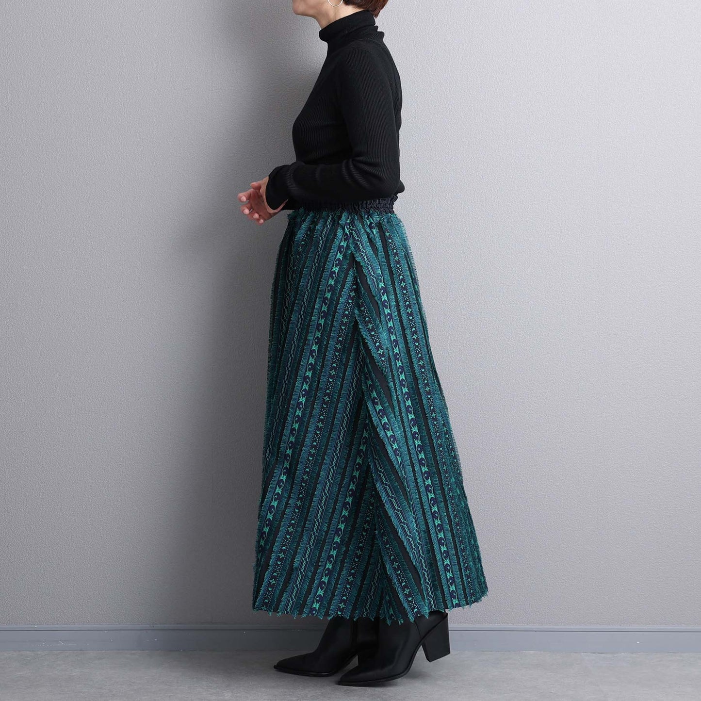 C-BL-83 知更鸟花衬衫 白色