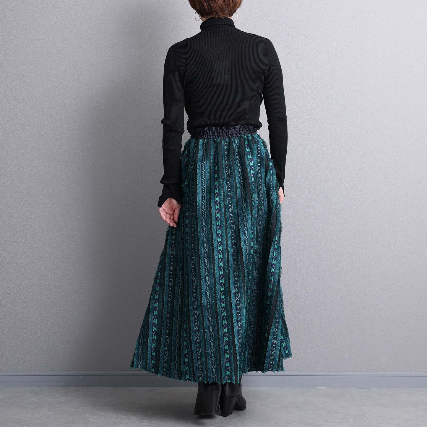 C-BL-83 知更鸟花衬衫 白色