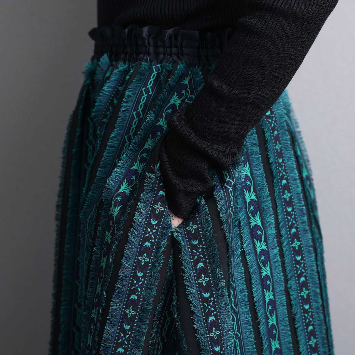 C-BL-83 知更鸟花衬衫 白色